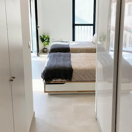 Apartment The Centre - Modern Family With Rooftop Pool & Terrace - Children For Free Gibraltar