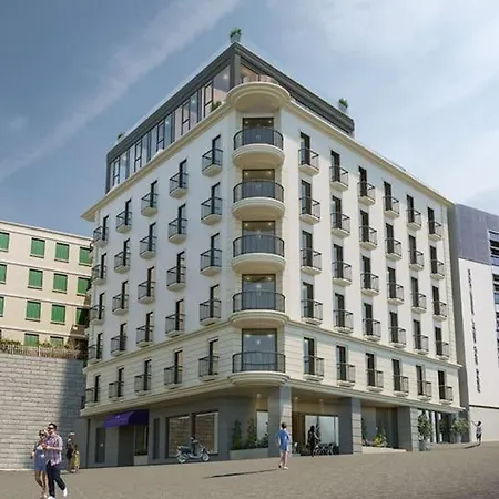 Apartment The Centre - Modern Family With Rooftop Pool & Terrace - Children For Free