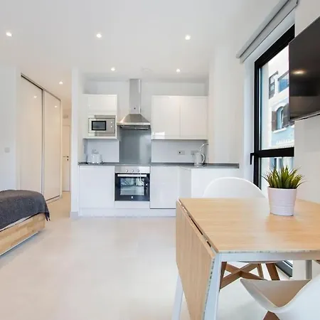 The Centre - Modern Family With Rooftop Pool & Terrace - Children For Free Apartment Gibraltar