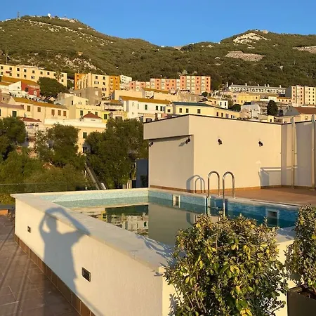 The Centre - Modern Family With Rooftop Pool & Terrace - Children For Free * Gibraltar